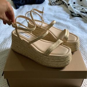 BRAND NEW Steve Madden Platform Sandals